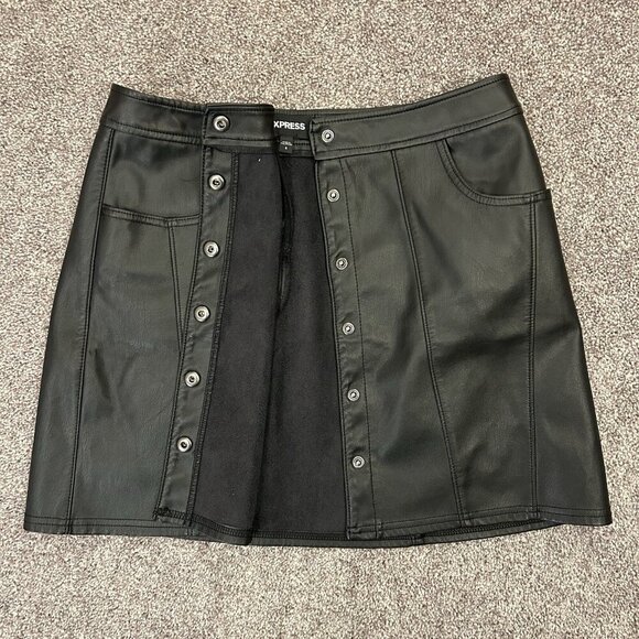 Express Women's Faux Leather Skirt Size 6 Black Front Button Closure Pockets - Picture 5 of 11